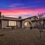 Stunning Renovated Home, Pool And Heated Spa