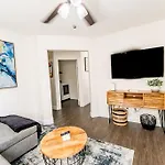 Gorgeous Home Away From Home 3 Bed 3 Bath W/ Pool