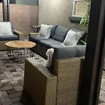 New,And Modern Home Close To The Strip