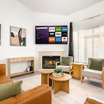 Spacious 5 Bedroom House With Heated Pool And Jacuzzi