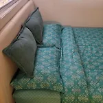 2 Bedroom Cozy Guesthouse Near The Strip