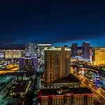 Stunning 1Br Strip Views W Balcony 17701