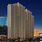 Stunning 1Br Strip Views W Balcony 17701