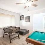 Vibrant Vegas Getaway W Pool Close To The Strip