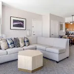 Hilton Grand Vacations Club Elara Center Strip Las Vegas
