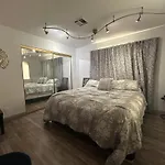 Las Vegas Luxury Villa - Only Mins From The Las Vegas Strip!!!