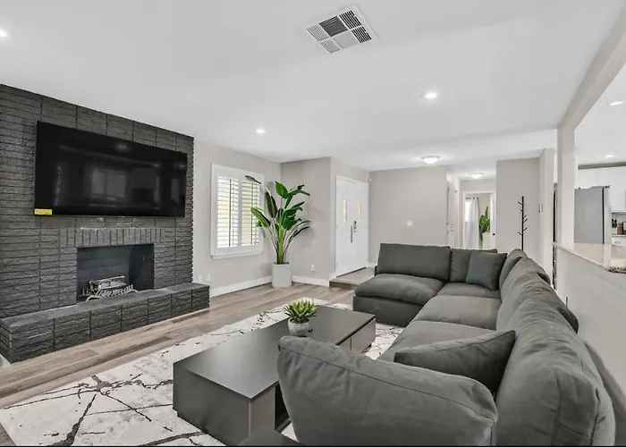 4Br Vegas Gem W Pool, Close To Strip, Airport