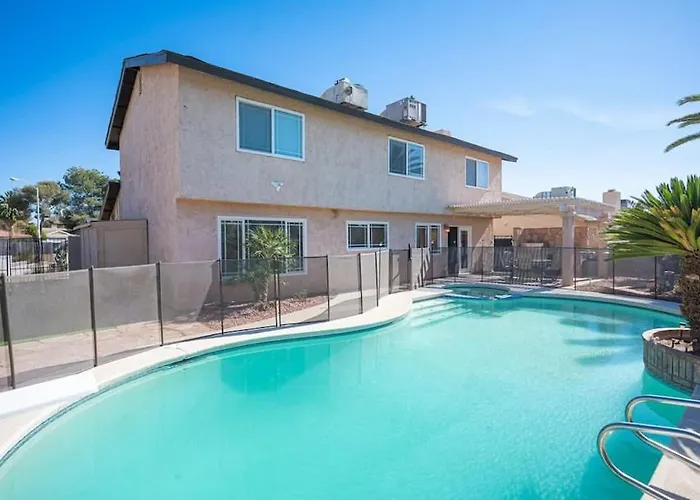 Vibrant Vegas Getaway W Pool Close To The Strip