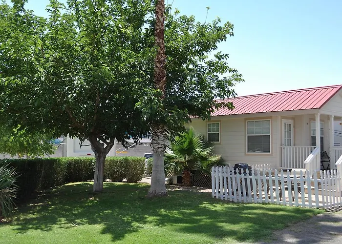 Las Vegas Camping Resort Cabin 1