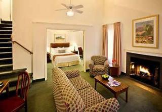 Hotel By Marriott Vegas Convention Center 3*