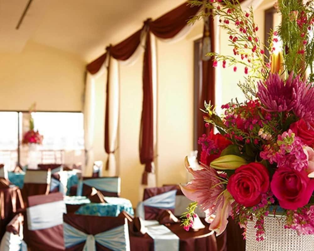 Resort Tahiti Village & 4*