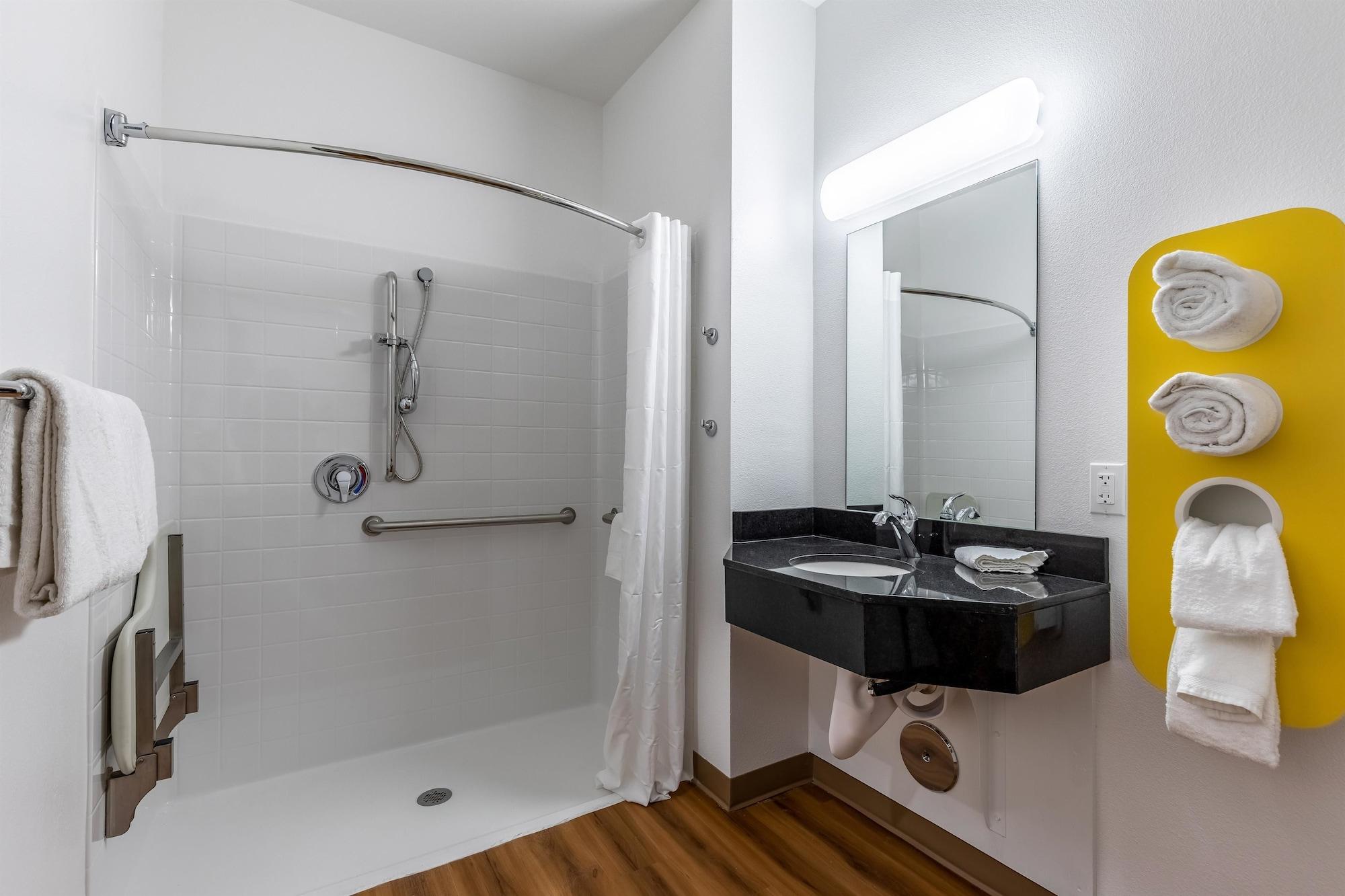 Hotel 6-las Vegas, Nv - Motor Speedway 4*