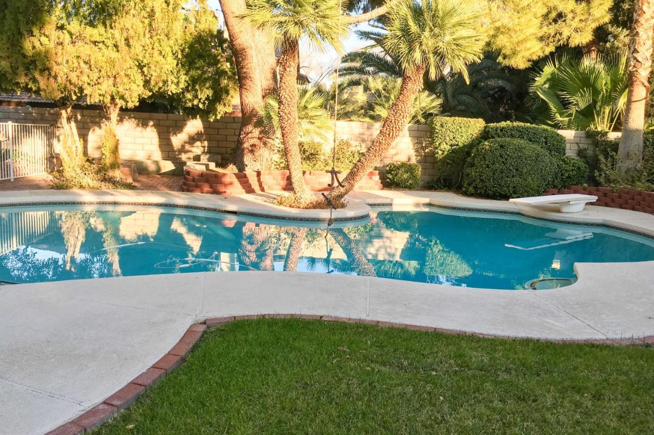 House With Pool And Hot Tub - 1 Mi To Strip! Las Vegas