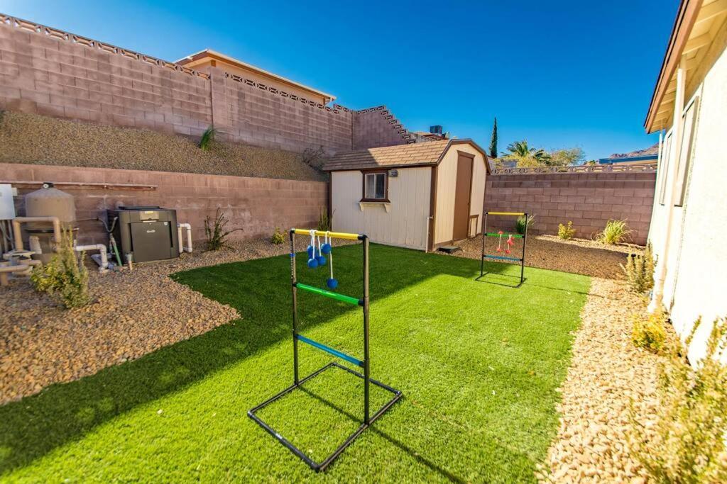 Stunning Renovated Home, Pool And Heated Holiday home