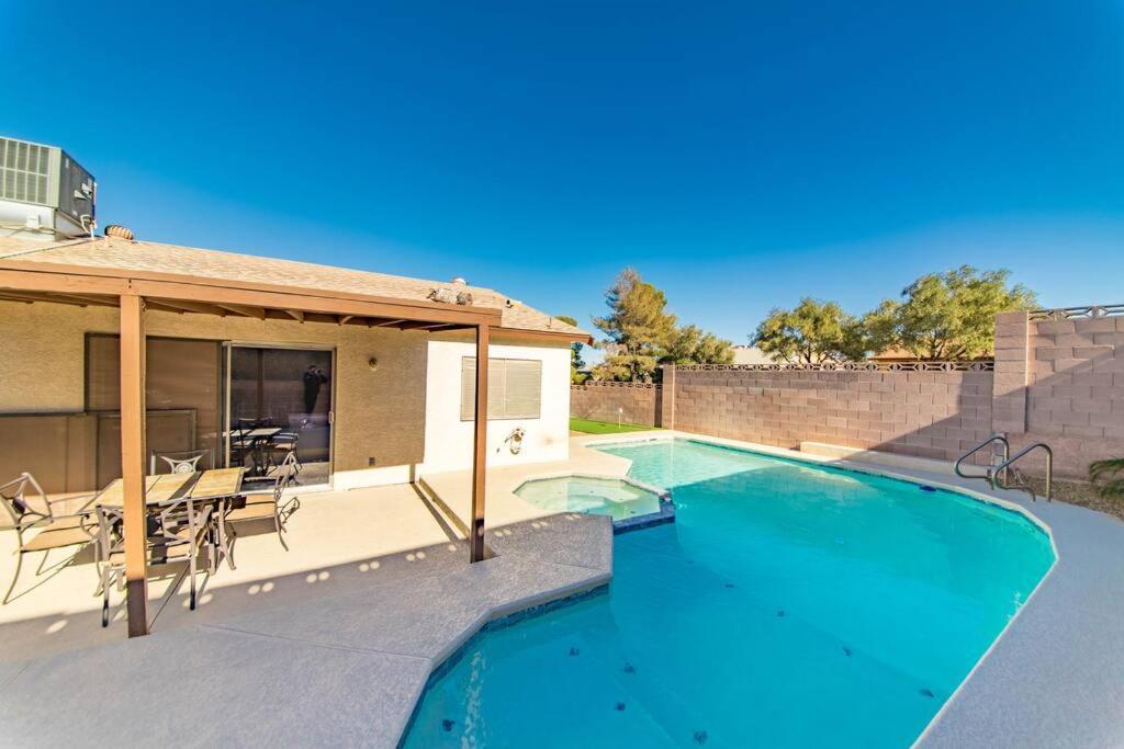 Holiday home Stunning Renovated Home, Pool And Heated *