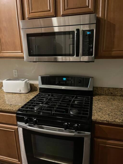 Beautiful In Southwest Area Mountains Edge! Holiday home Las Vegas