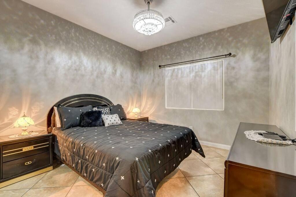 Unique Home! Pool, Jacuzzi 20 Percent Off For Longterm 420 Friendly Outside Only