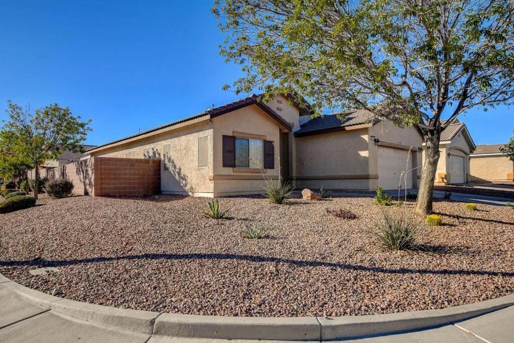 Unique Home! Pool, Jacuzzi 20 Percent Off For Longterm 420 Friendly Outside Only *
