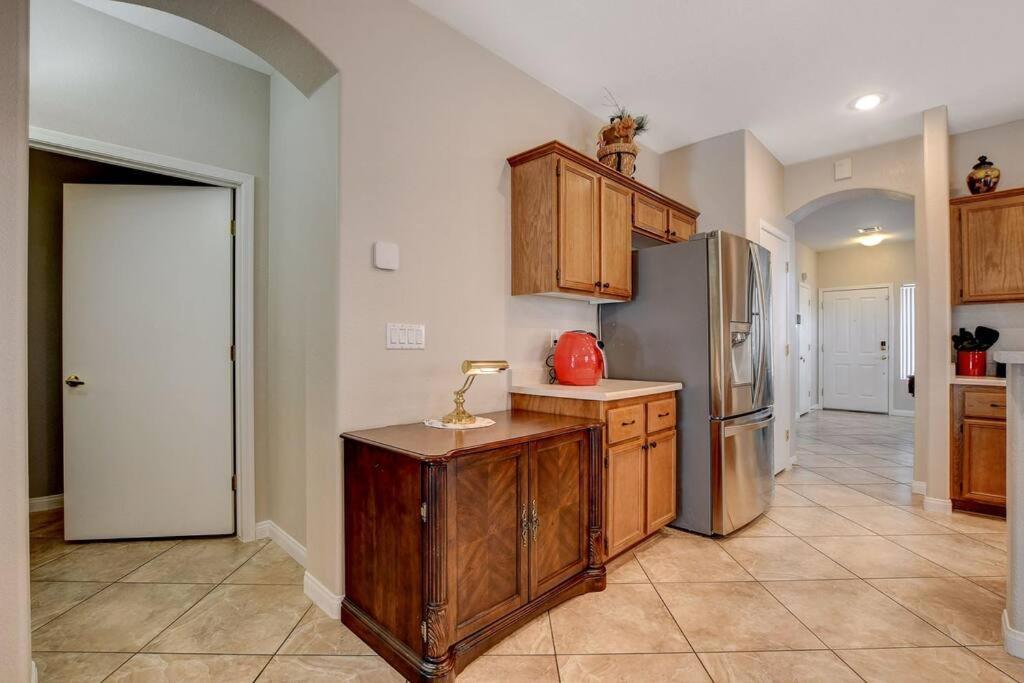 Holiday home Unique Home! Pool, Jacuzzi 20 Percent Off For Longterm 420 Friendly Outside Only *