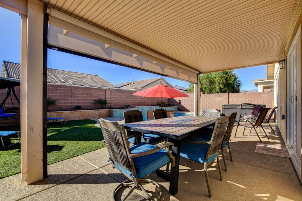 Unique Home! Pool, Jacuzzi 20 Percent Off For Longterm 420 Friendly Outside Only *