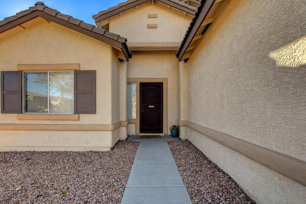 Unique Home! Pool, Jacuzzi 20 Percent Off For Longterm 420 Friendly Outside Only *