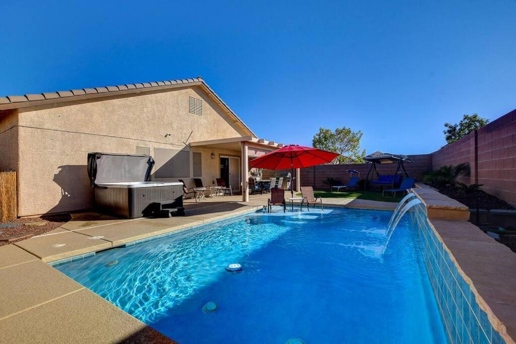 Unique Home! Pool, Jacuzzi 20 Percent Off For Longterm 420 Friendly Outside Only Holiday home Las Vegas