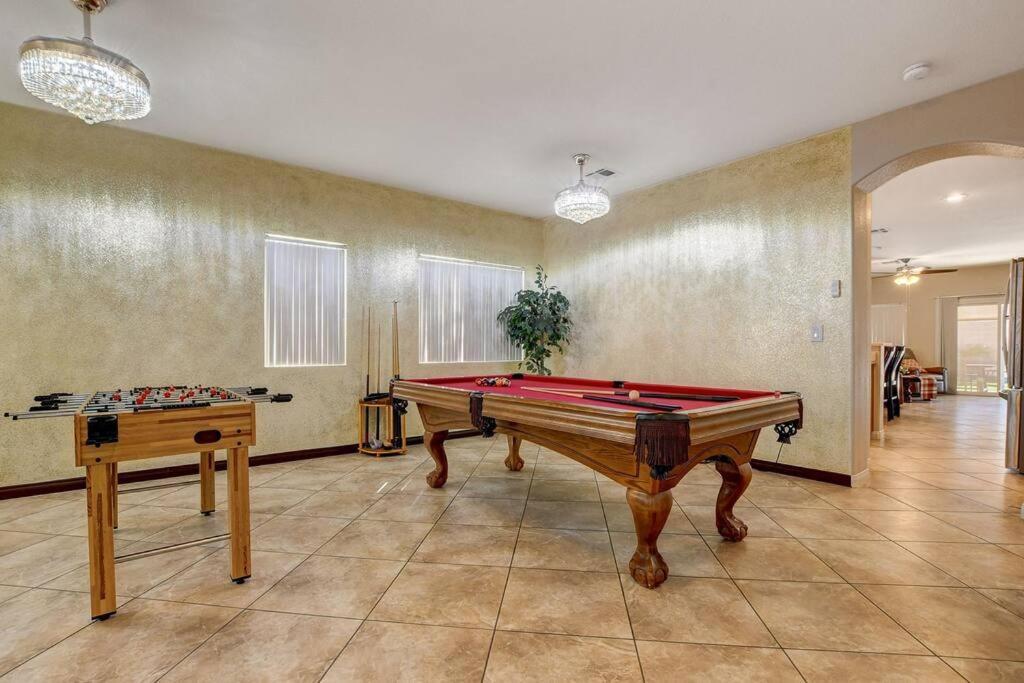 Unique Home! Pool, Jacuzzi 20 Percent Off For Longterm 420 Friendly Outside Only Holiday home *