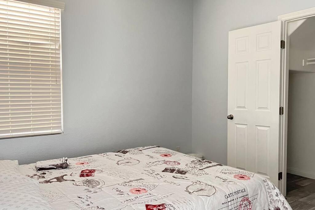 Ferienhaus Mickelyn House- 5 Bedroom 3 Bath 5 Minutes To Speedway 18 Min To Strip *