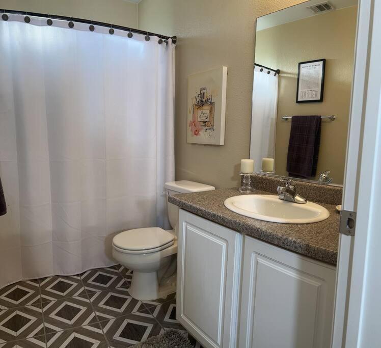 Apartment Gorgeous Away From Las Vegas