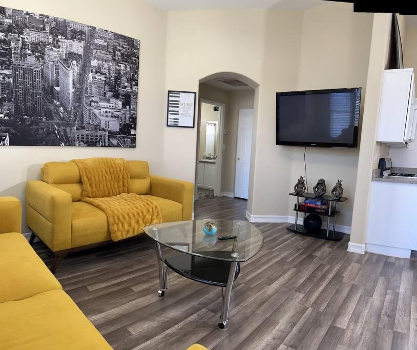 Apartment Gorgeous Away From *