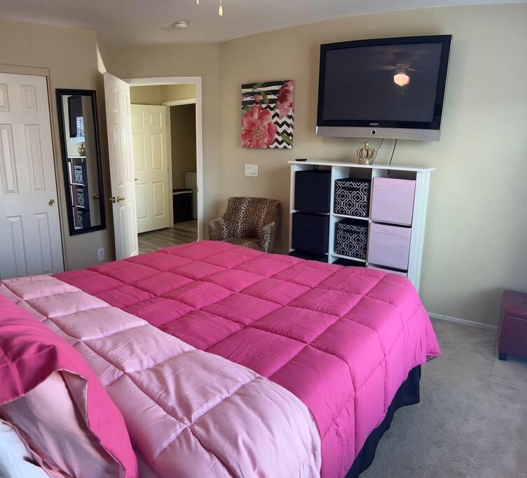 Apartment Gorgeous Away From