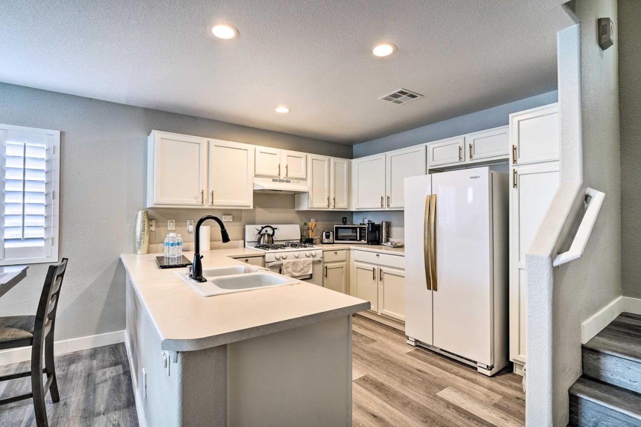 Ferienhaus Stylish House With Patio, 8 Mi To Vegas Strip!