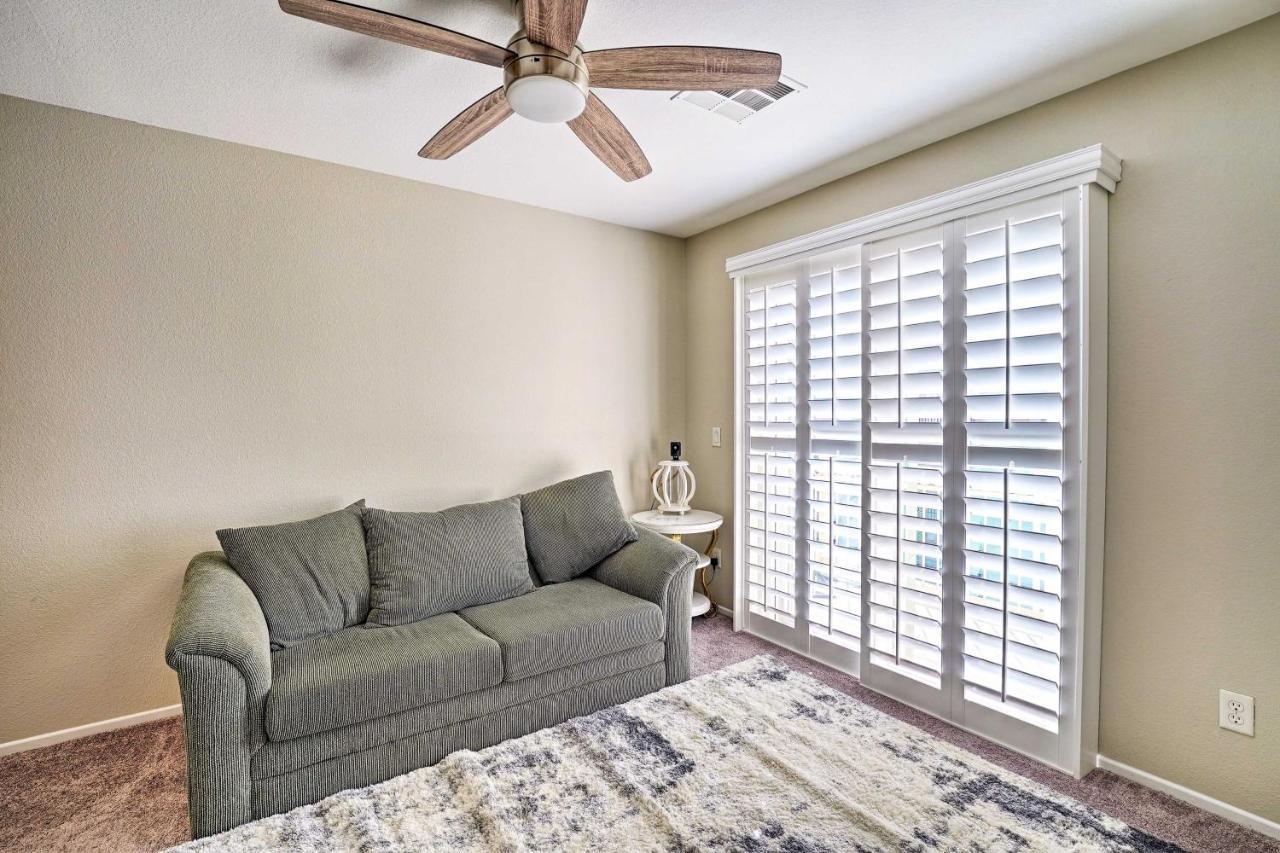Stylish House With Patio, 8 Mi To Vegas Strip! Ferienhaus