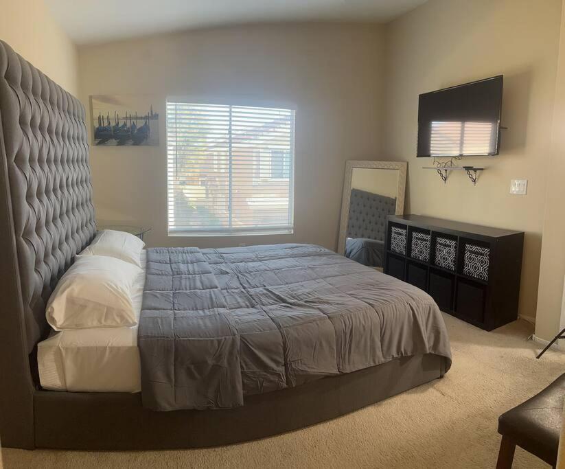 Apartment Gorgeous Away From