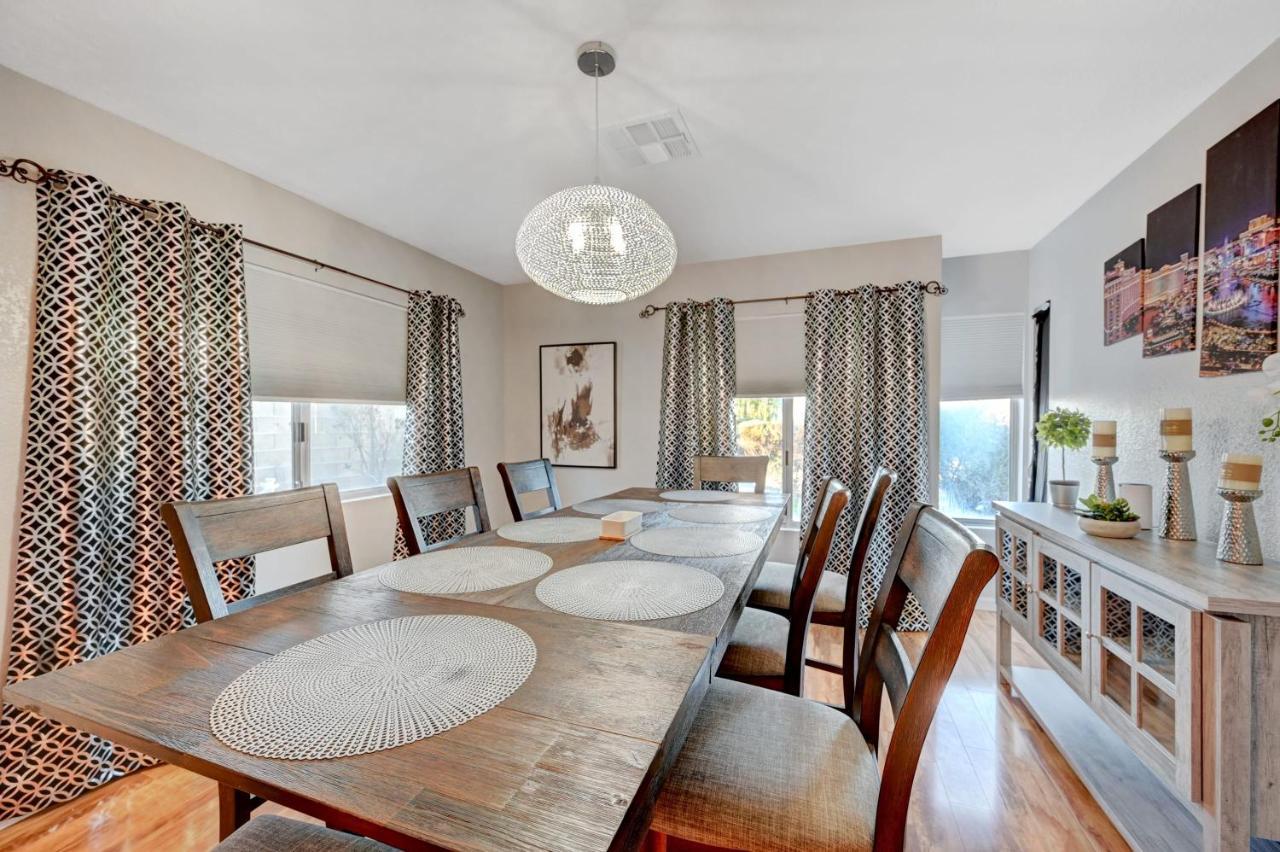Ferienhaus New! Fresh & Fun Heated Pool In Vegas, 4 Bedrooms, 1-story, Minutes To The Vegas Strip, Full Kitchen Las Vegas