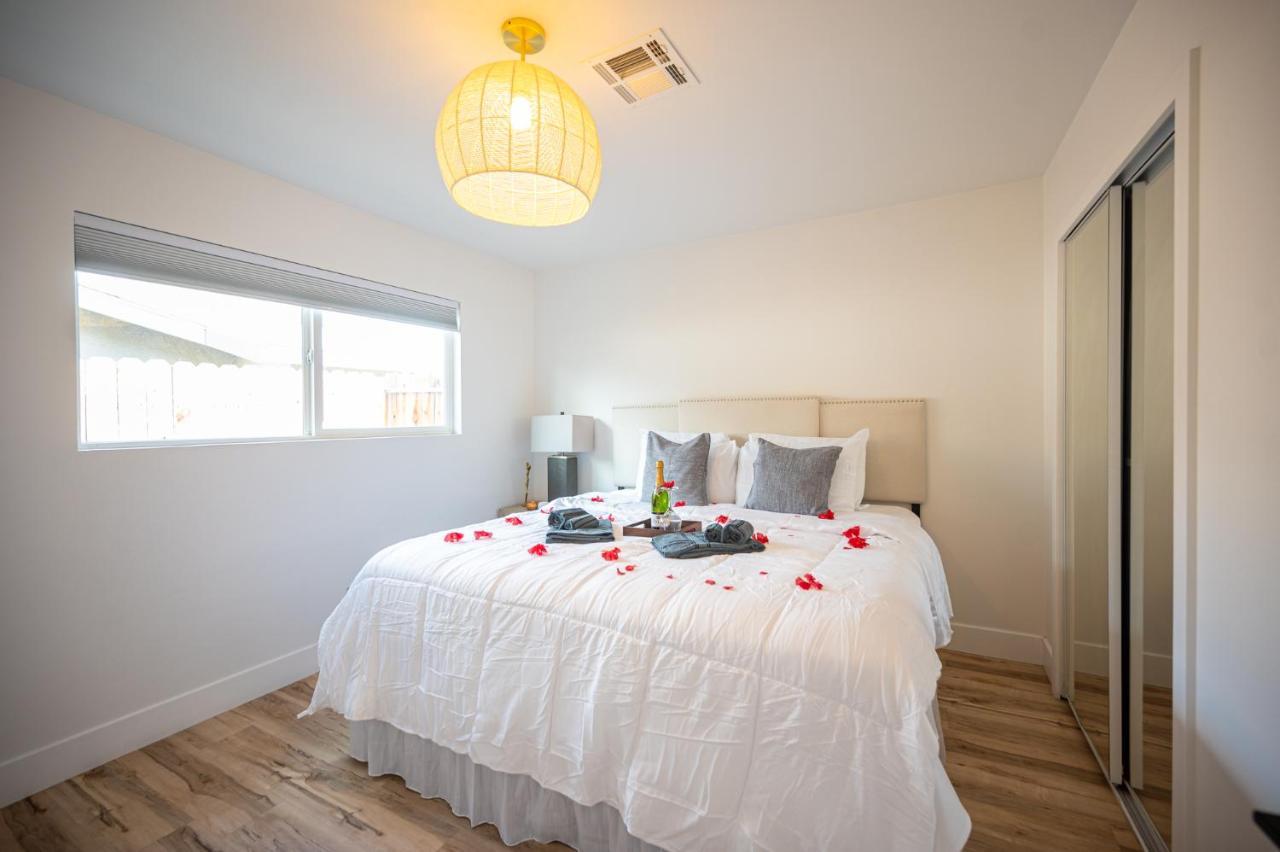 Brand New Home- Center Location Apartment *
