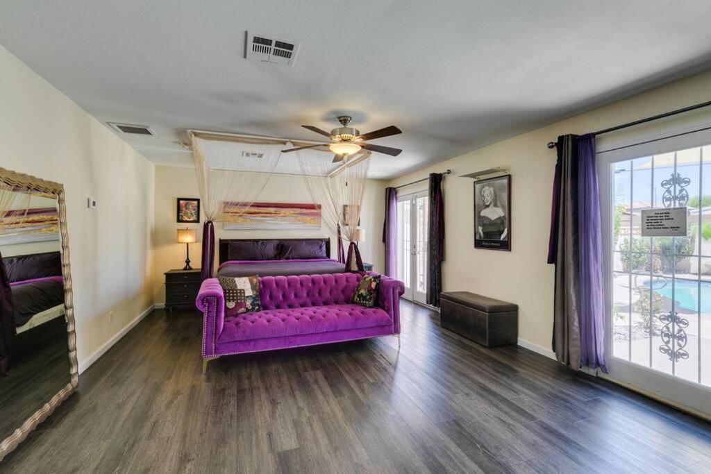 Phoenix House Great For Groups!!! Holiday home Las Vegas