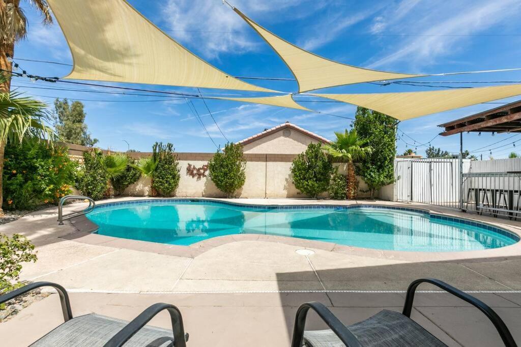 Phoenix House Great For Groups!!! Holiday home Las Vegas