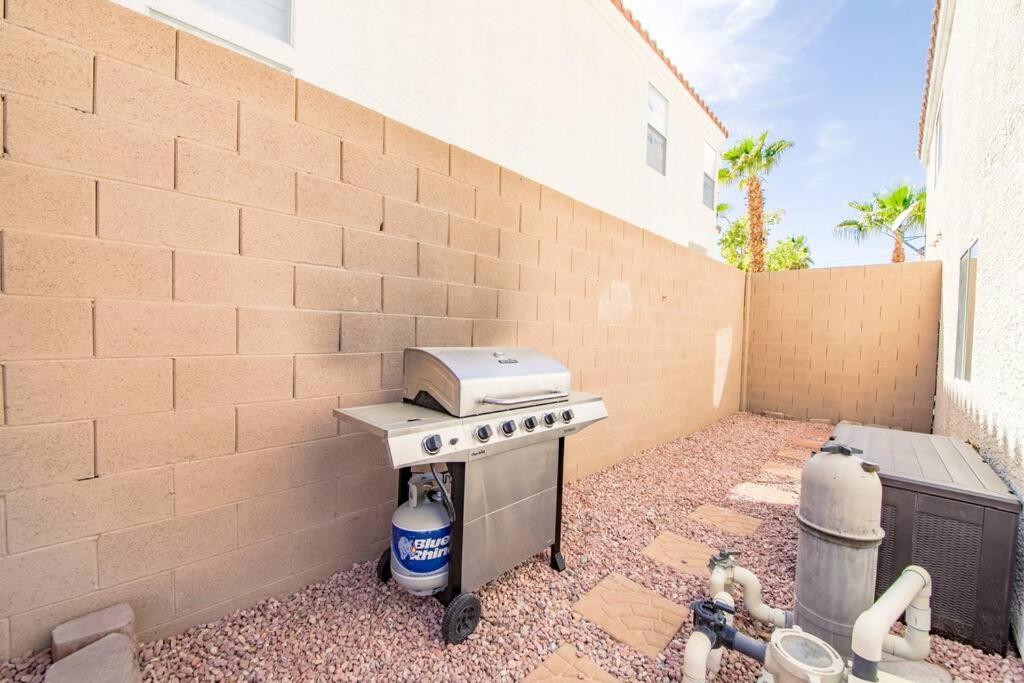Gorgeous Away From 3 Bed 3 Bath W/ Pool Las Vegas