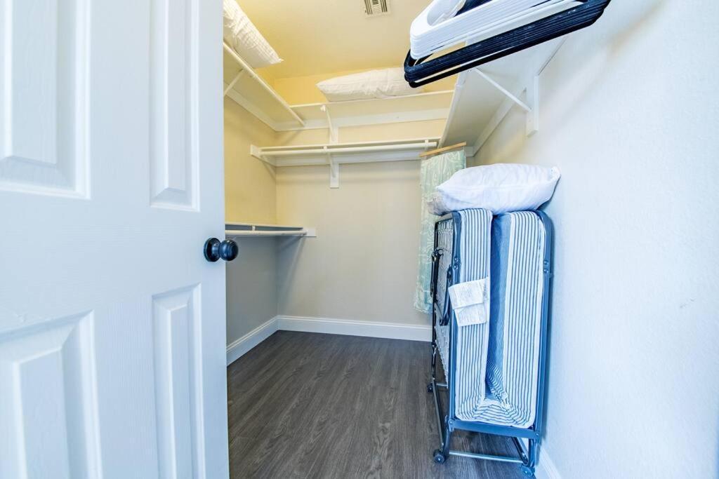 Gorgeous Away From 3 Bed 3 Bath W/ Pool
