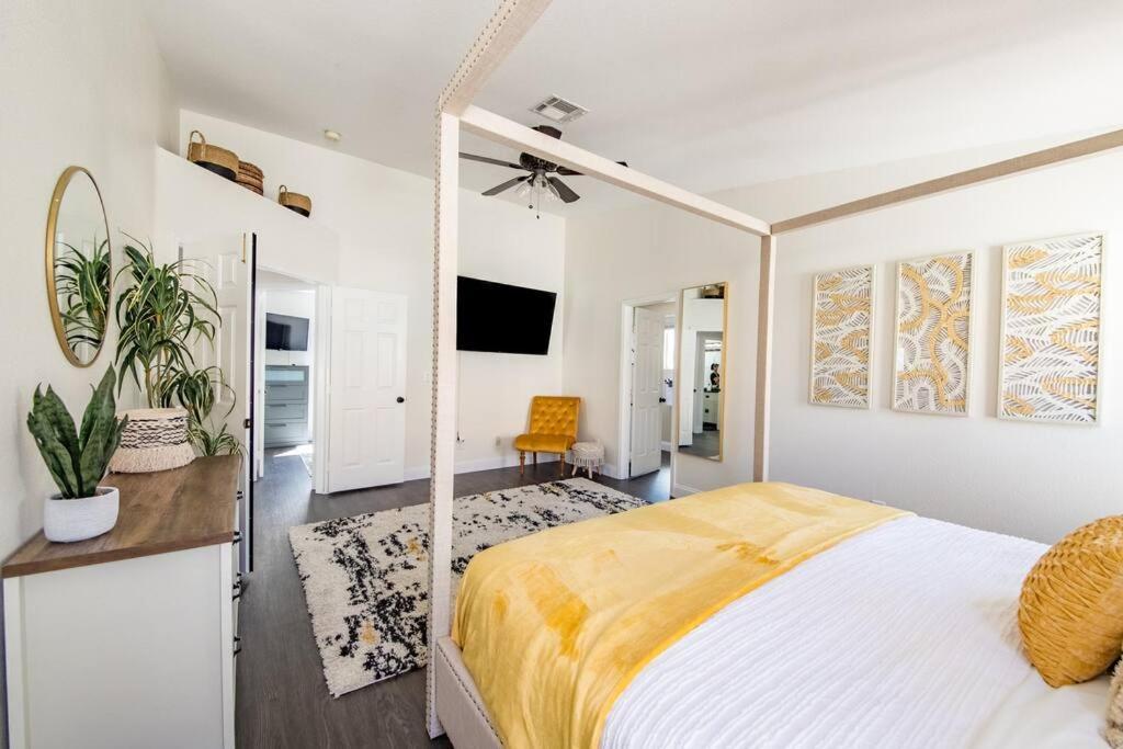 Holiday home Gorgeous Away From 3 Bed 3 Bath W/ Pool