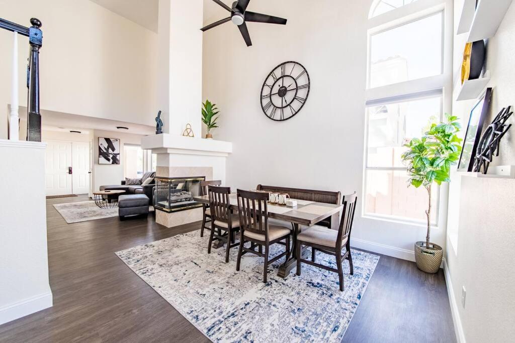 Gorgeous Away From 3 Bed 3 Bath W/ Pool Las Vegas