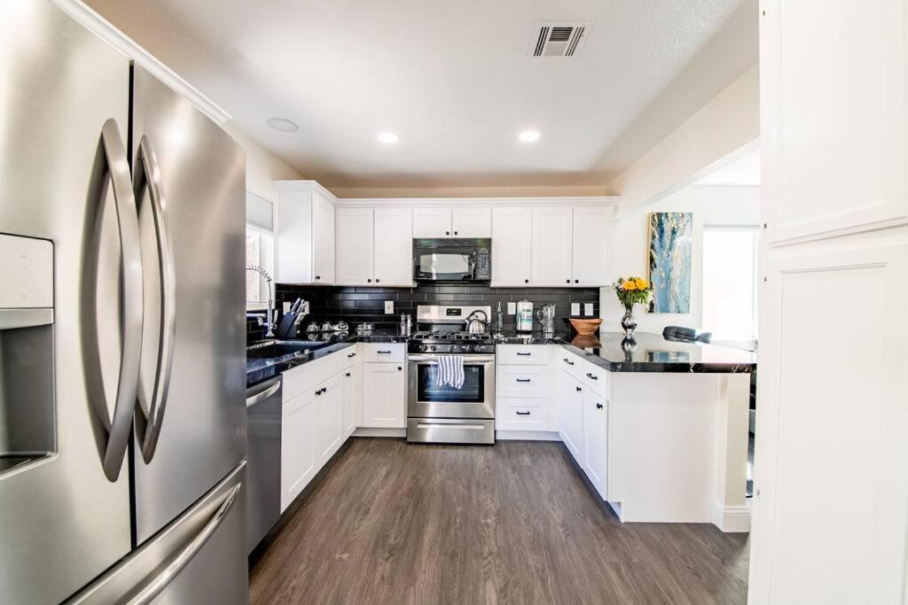 Holiday home Gorgeous Away From 3 Bed 3 Bath W/ Pool