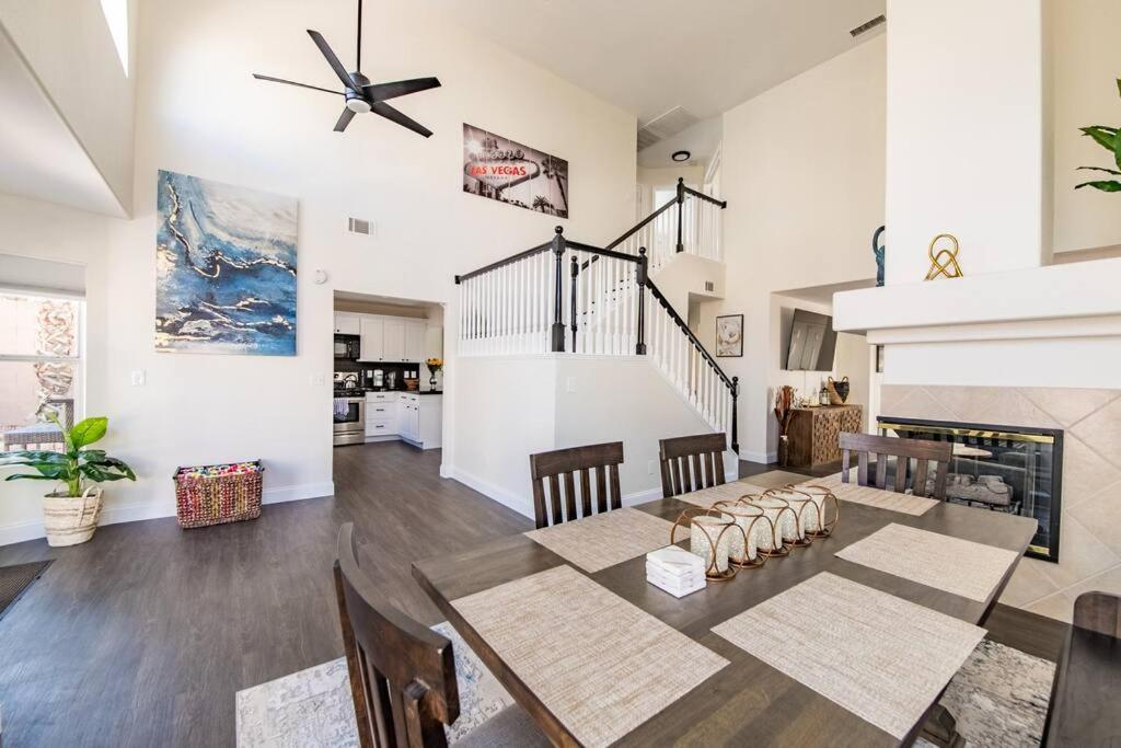 Gorgeous Away From 3 Bed 3 Bath W/ Pool