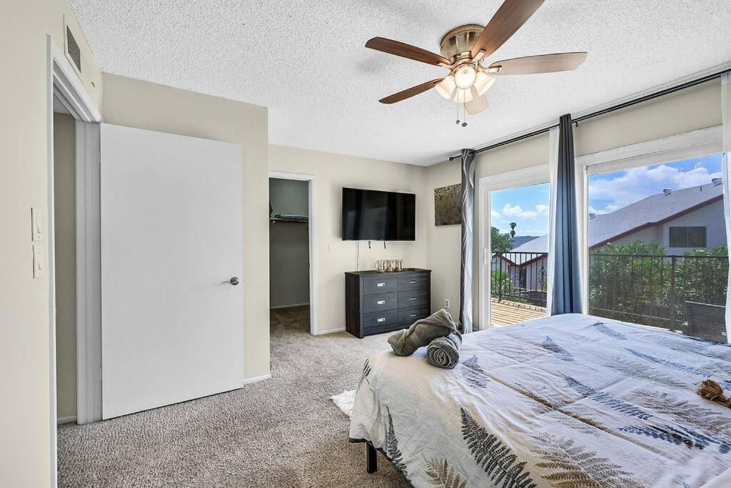 Oh My Gosh! Look At One! Holiday home