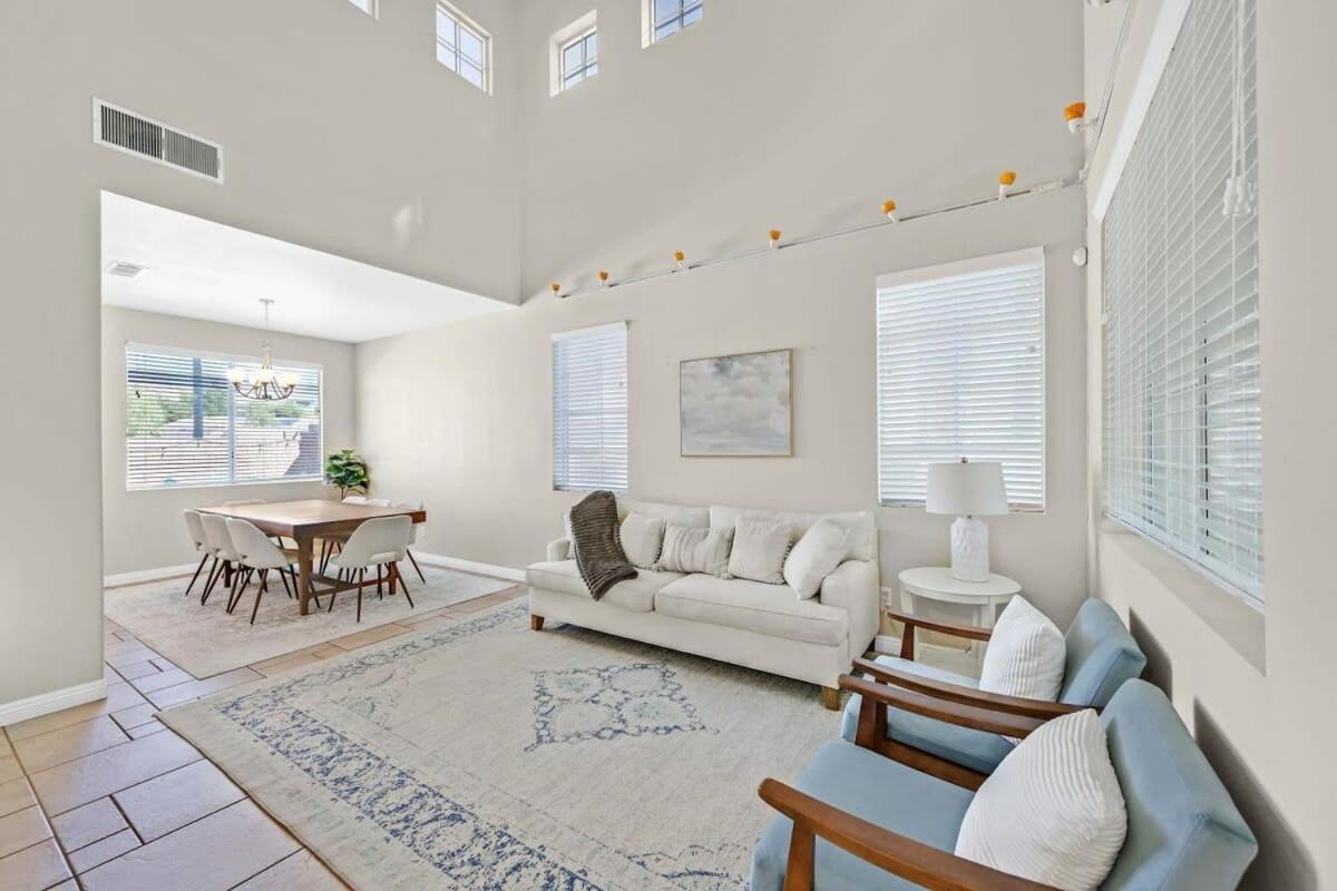 Stunning 4br Getaway W Pool, Hot Tub, & Firepit Las Vegas