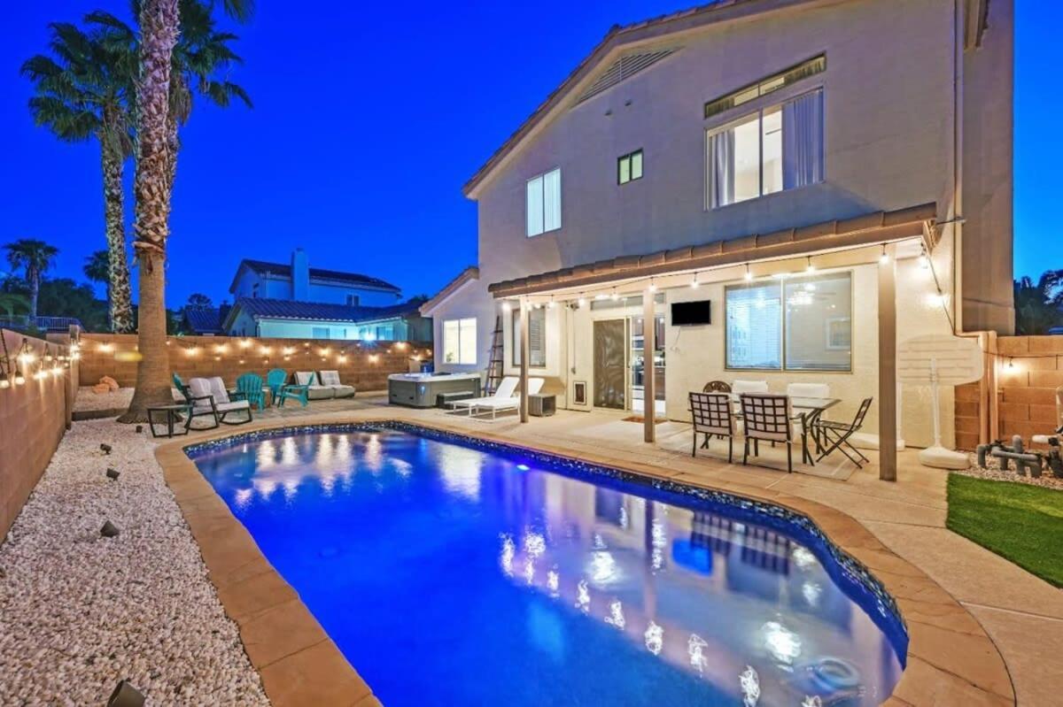 Holiday home Stunning 4br Getaway W Pool, Hot Tub, & Firepit
