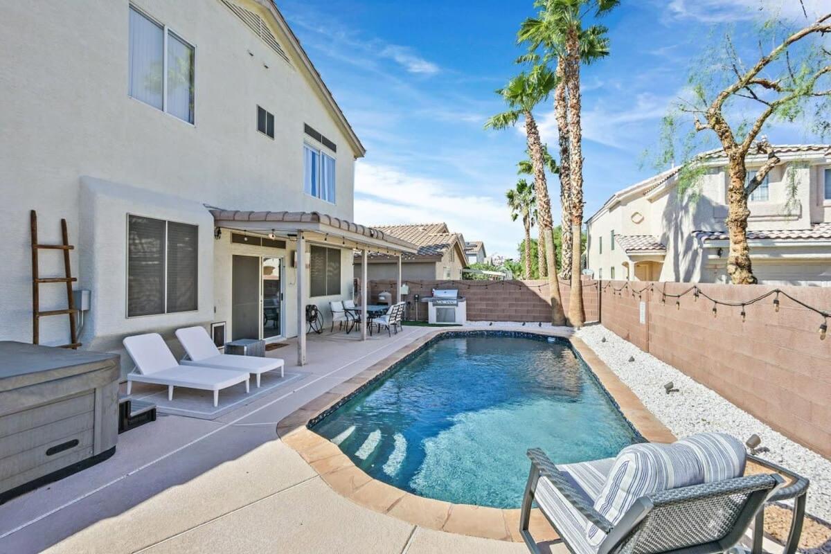 Stunning 4br Getaway W Pool, Hot Tub, & Firepit