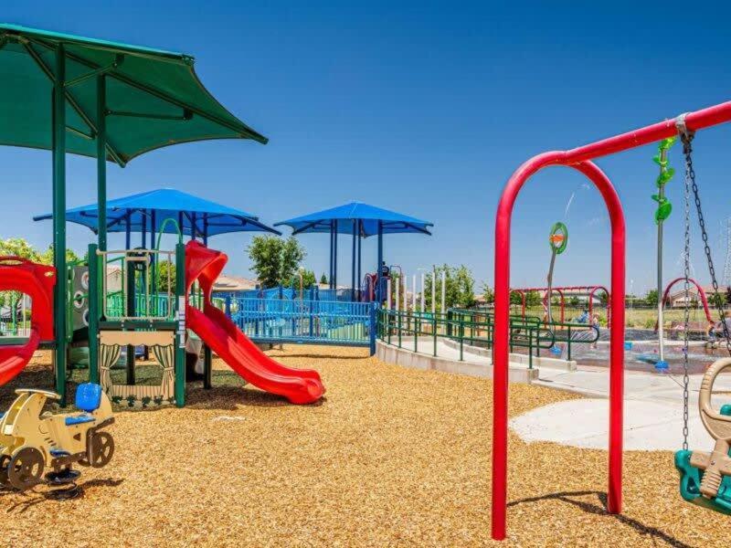 Stunning 4br Getaway W Pool, Hot Tub, & Firepit Holiday home Las Vegas