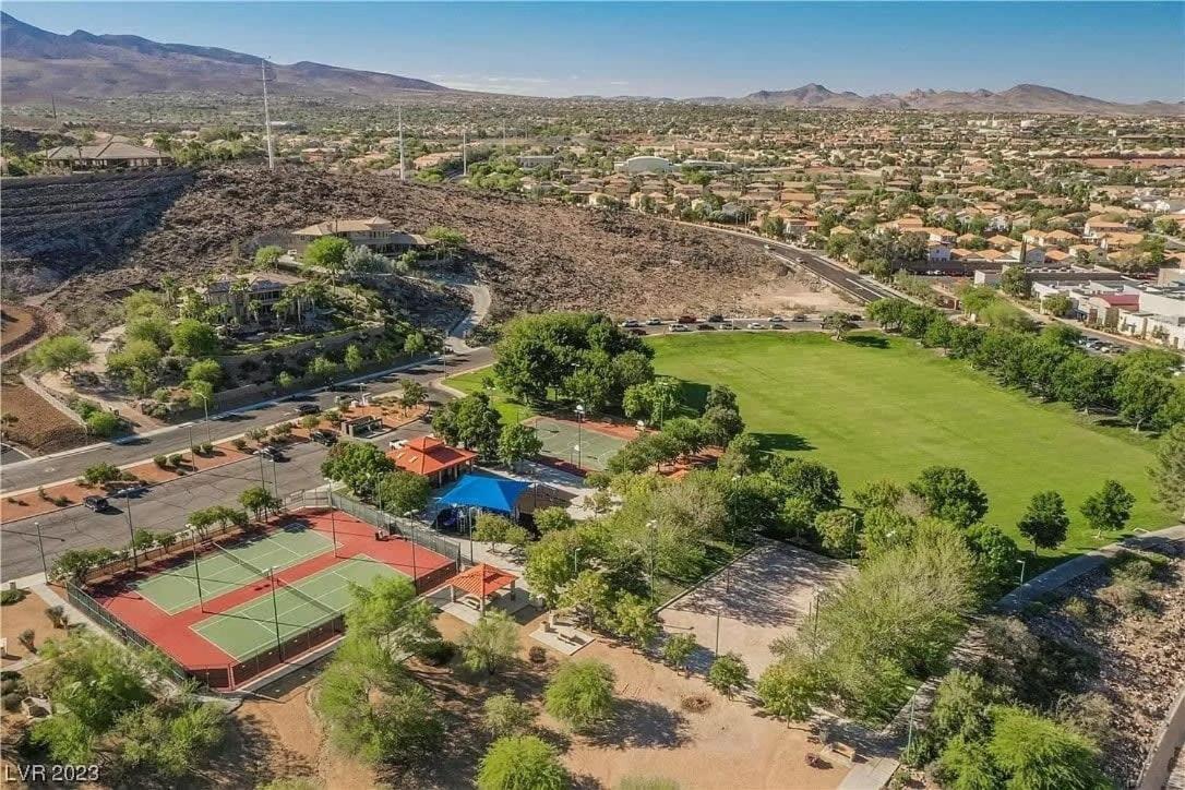 Stunning 4br Getaway W Pool, Hot Tub, & Firepit *